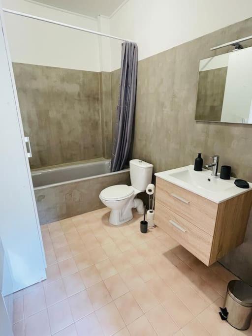 Chez Leo I - Appartement T2 Proche Tricastin Боллен Экстерьер фото