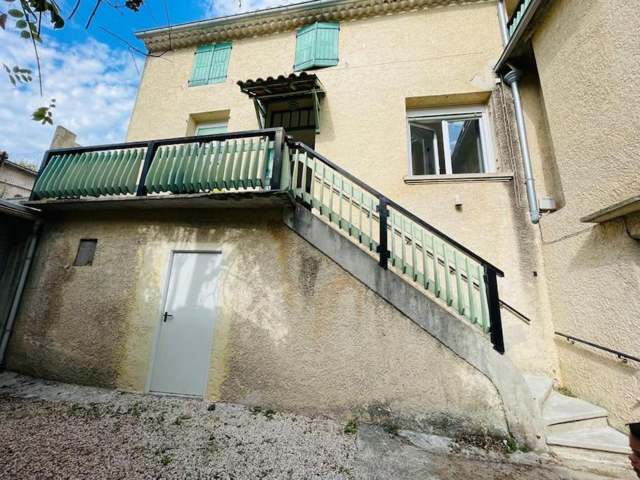 Chez Leo I - Appartement T2 Proche Tricastin Боллен Экстерьер фото