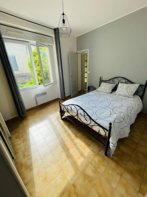 Chez Leo I - Appartement T2 Proche Tricastin Боллен Экстерьер фото